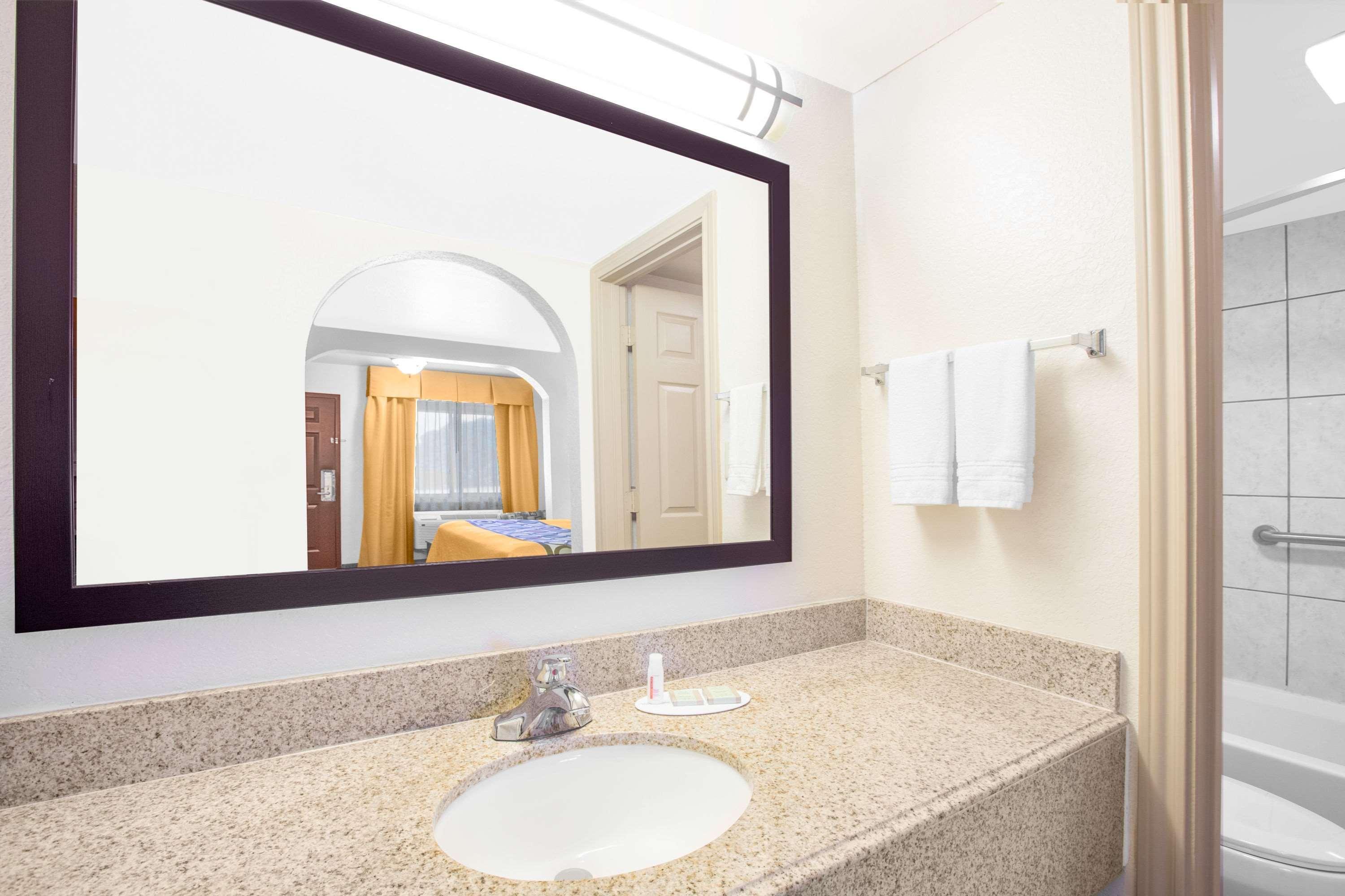 ซูเปอร์ 8 บาย วินด์แฮม อิดาเบล Motel Idabel ภายนอก รูปภาพ